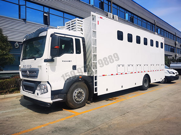 重汽HOWO 10坑位移動(dòng)廁所車(chē)