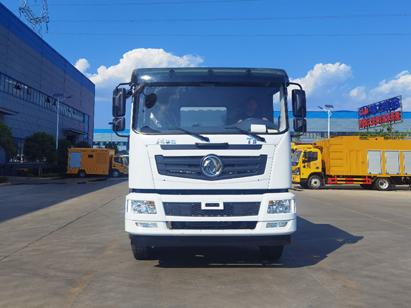 東風(fēng)華神T5后雙橋灑水車圖片3